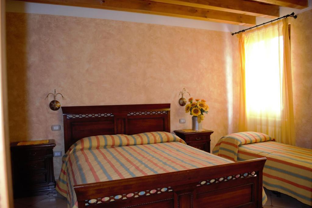 Colombarola Casa rural Sona